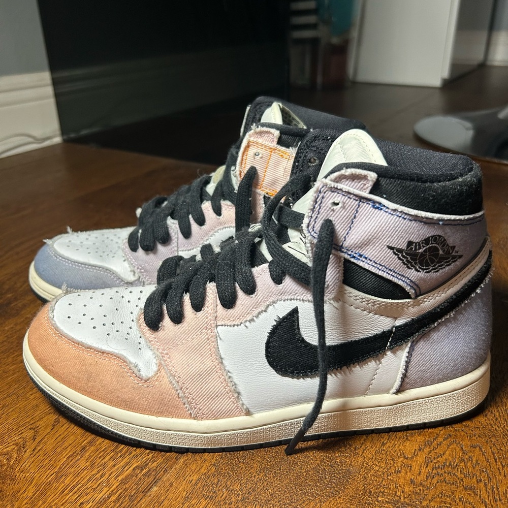 Jordan 1 Retro High OG Skyline - Picture 2 of 6